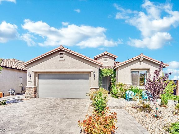 3rd image of 8258 Skye Peak St