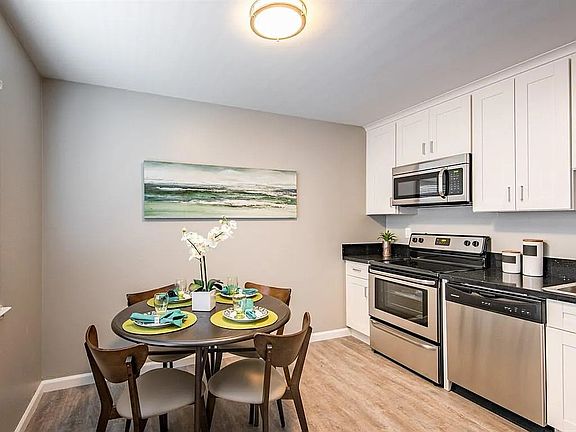 4th image of 3680 Greenlee Dr #18