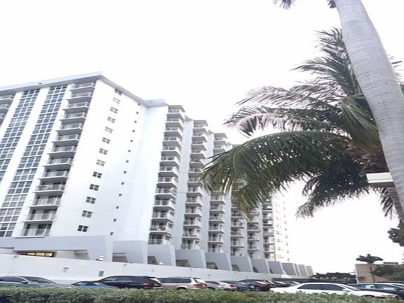3rd image of 1228 West Ave APT 514