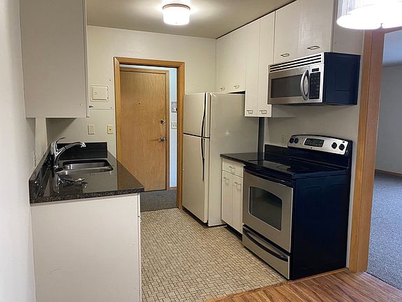 5th image of 310 W 21st St APT 11