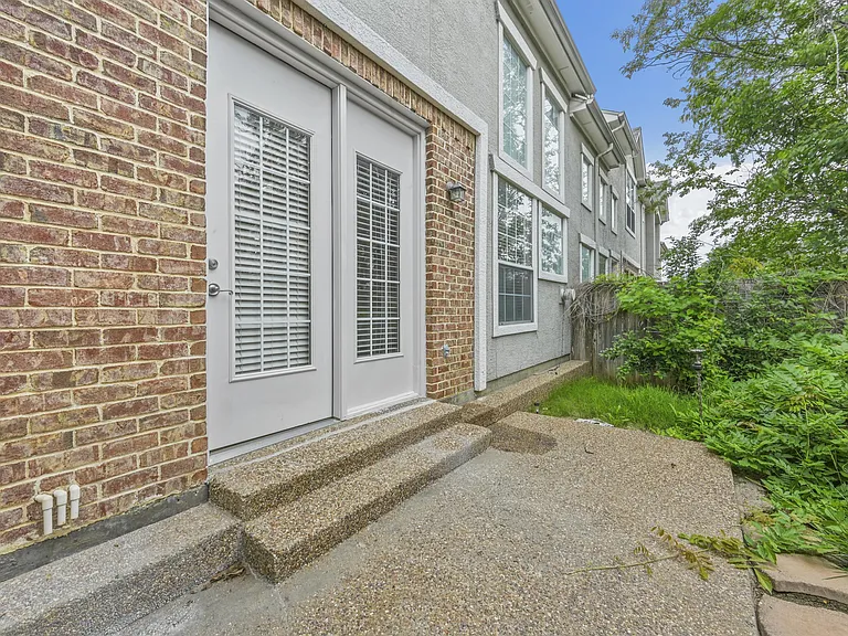4404 Honfleur Ct — Photo 37