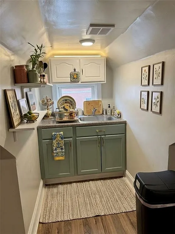 1 bed, 1.0 bath, 300 sqft, $1,250 — Photo 3