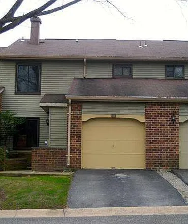 205 Bernard Ct — Photo 1