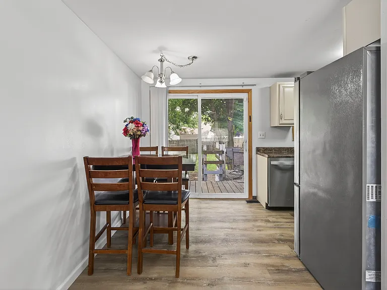 471 Easy St — Photo 8
