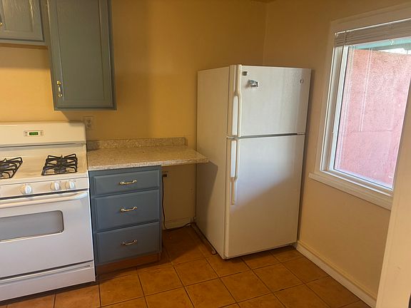5th image of 939 N Benton Ave
