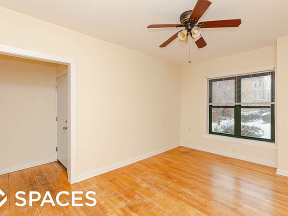 3rd image of 845 W Cornelia Ave APT 1E