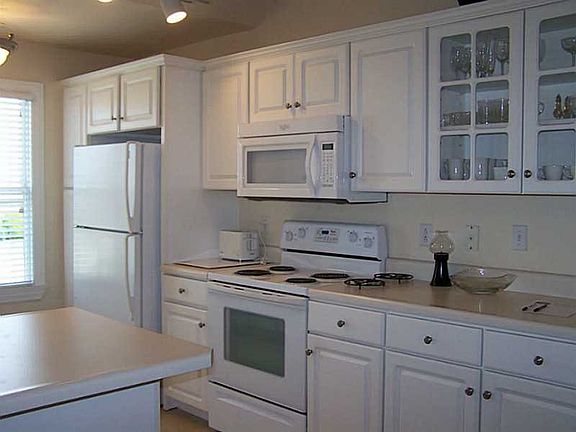 3rd image of 218 Glacier Dr