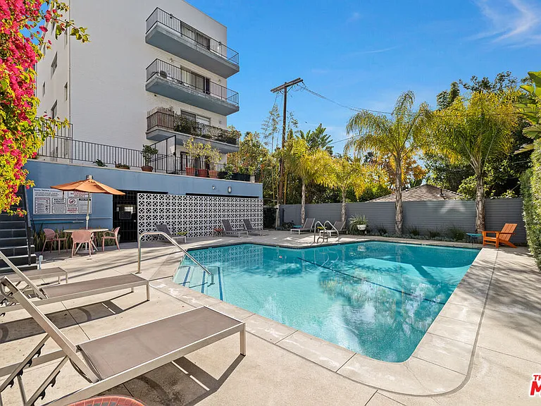 7560 Hollywood Blvd #109 — Photo 29