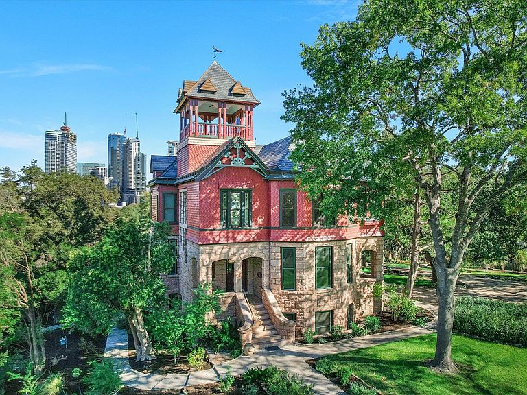 400 Academy Dr