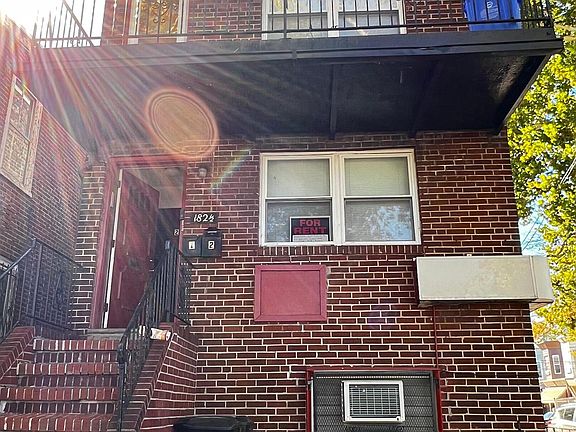 2nd image of 182 W Roosevelt 1/2 Blvd