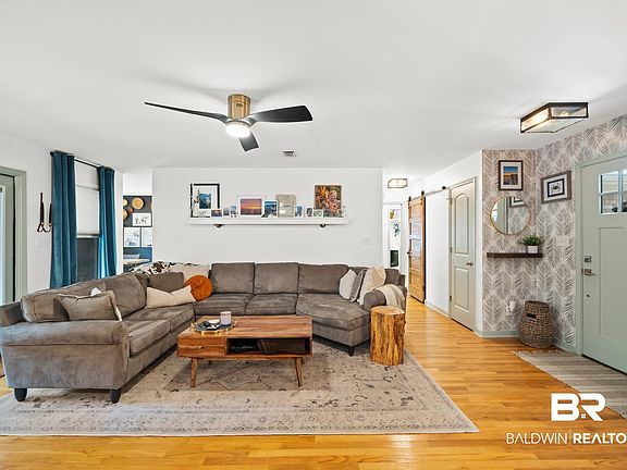4th image of 26 Echo Ln