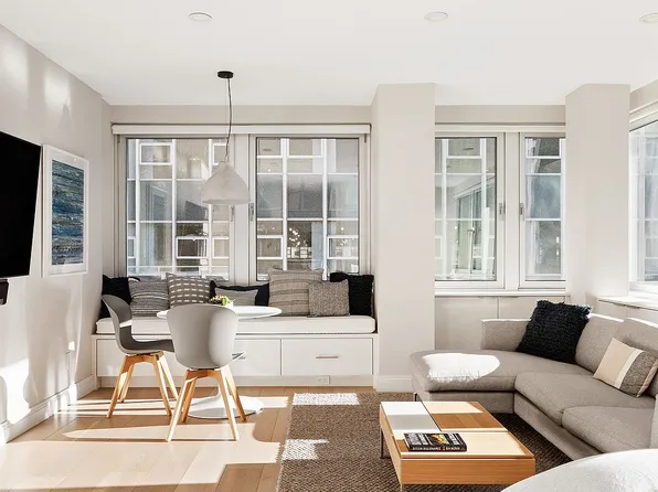 130 Water St APT 11H, New York, NY 10005