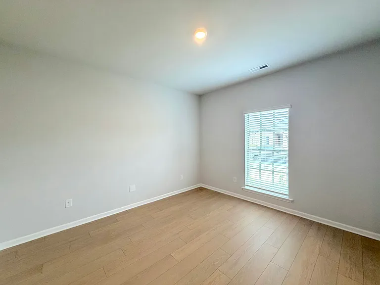 204 Stockyard Cir — Photo 5