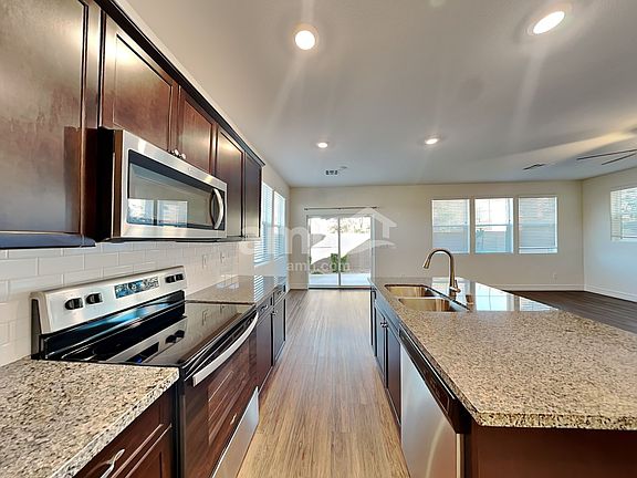 4th image of 10456 Marias St