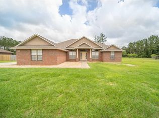 9927 Nichols Lake Rd, Milton, FL 32583