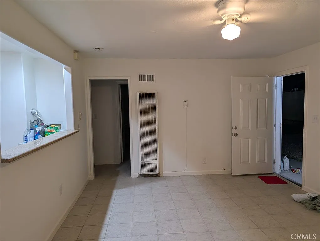2 bed, 776 sqft, $1,300 — Photo 3