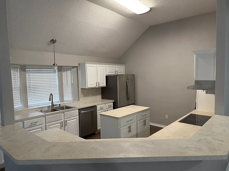 7932 Hill Country Ln — Photo 4