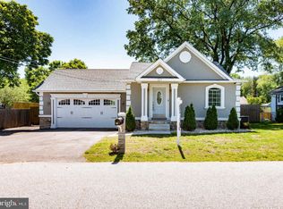 221 Glen Rd, Pasadena, MD 21122