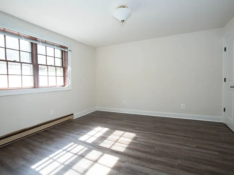 247 Stribling Ave — Photo 1
