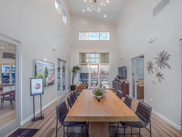 Inspiration Apartments — Photo 36