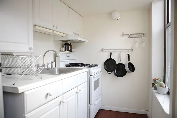 Rented by New York Residence | media 8