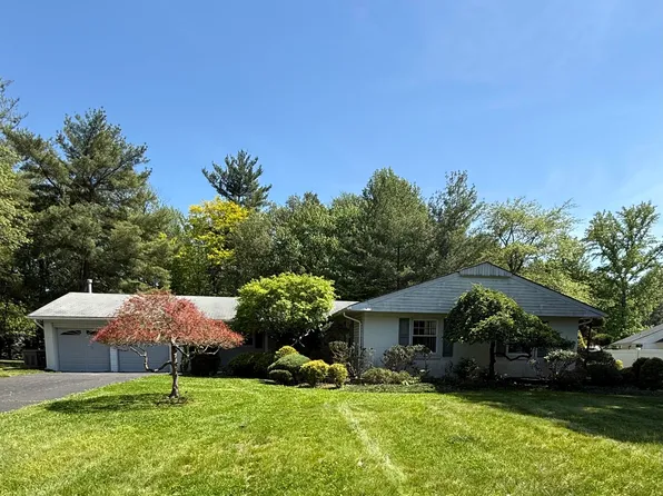 4 Knox Lane, Manalapan, NJ 07726