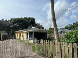 401 Oakwood Ave APT A, New Smyrna Beach, FL 32169