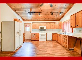 410 Raymond Rd, Waunakee, WI 53597