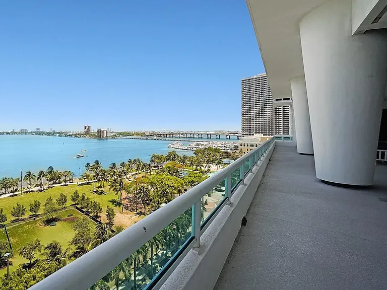 1800 N Bayshore Dr #2006 — Photo 14