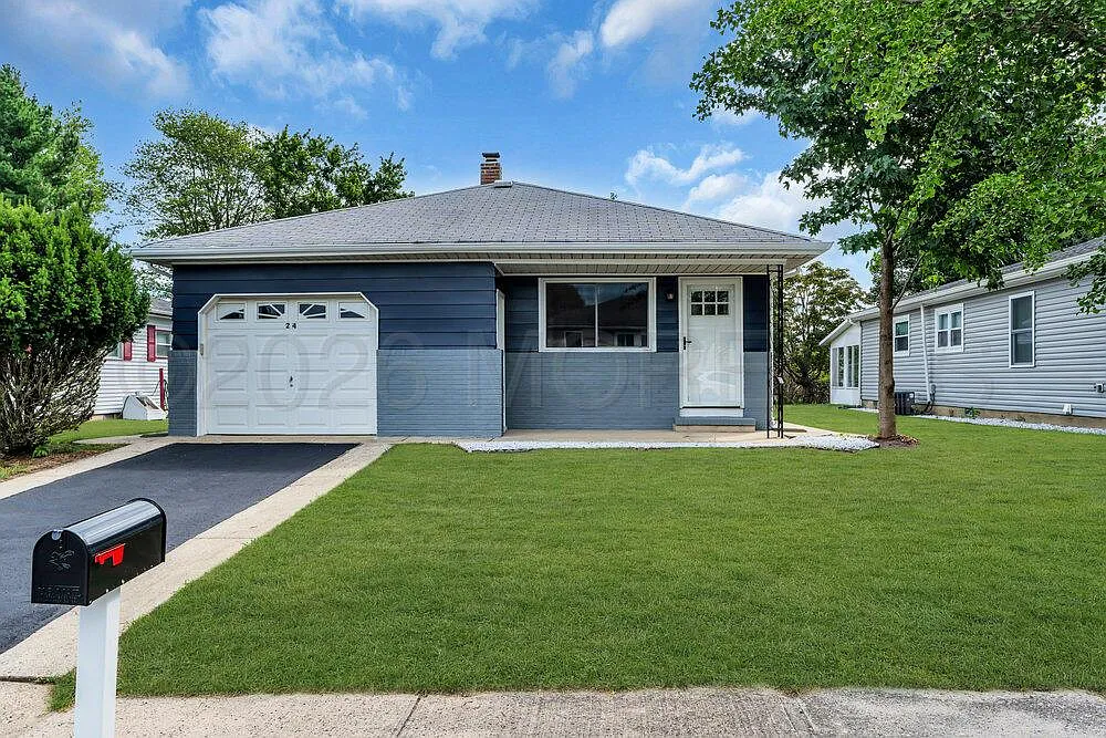 2 bed, 1.5 bath, 1124 sqft, $2,450 — Photo 1