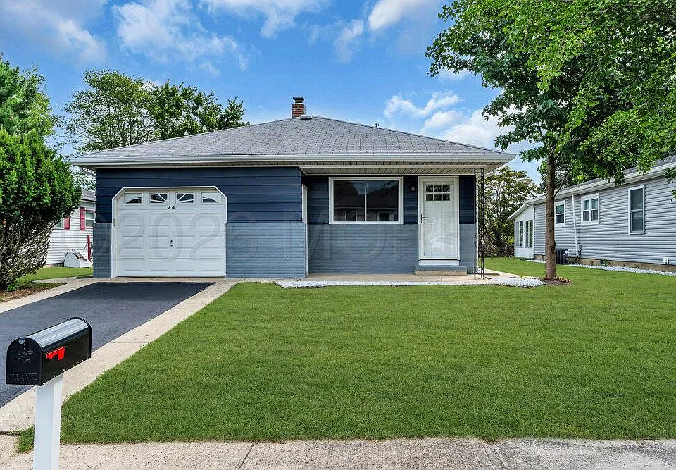 24 Liberta Dr