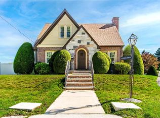 3 Moreland St, Johnston, RI 02919