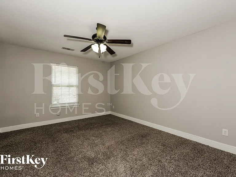 607 Lentisco Dr — Photo 9