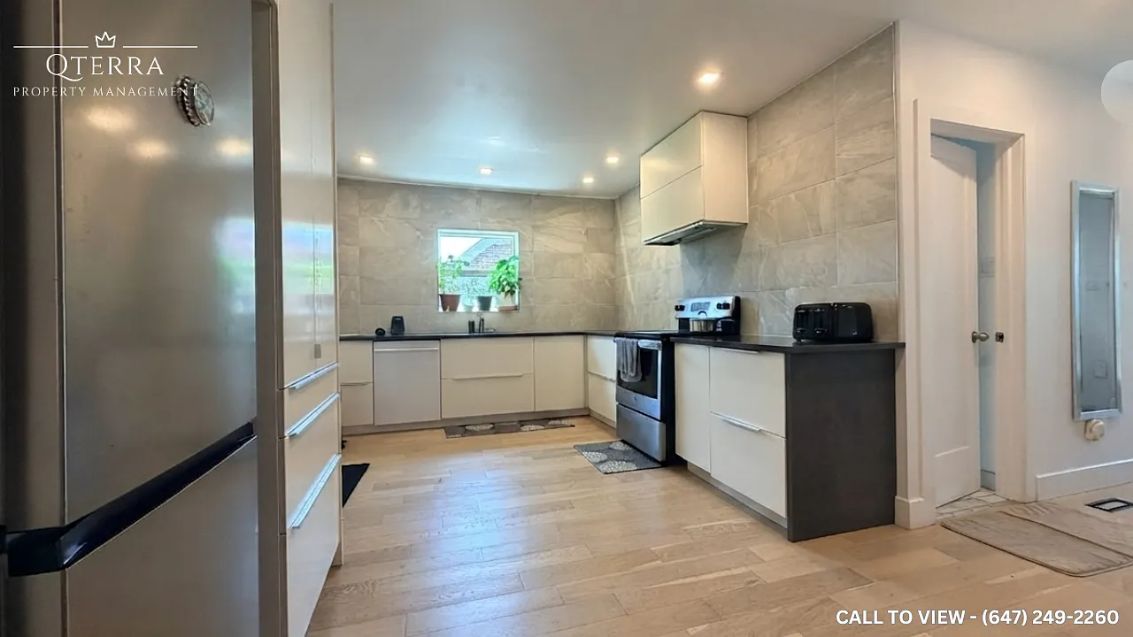 3 bed, 1000 sqft, $2,495 — Photo 2