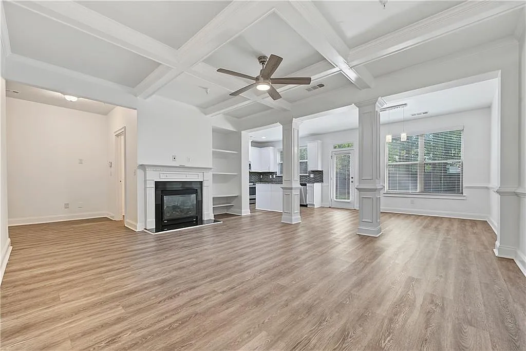 3 bed, 2.5 bath, 2095 sqft, $3,000 — Photo 3