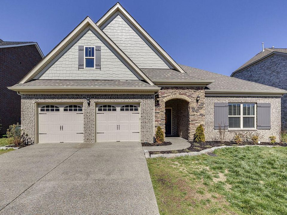 1st image of 150 Ferdinand Dr