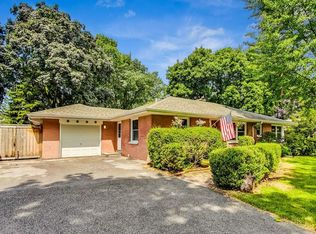 18 N Waverly St, Mount Prospect, IL 60056