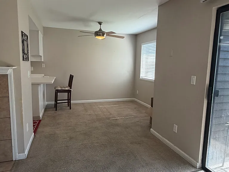E7-9425 SW 146th Ter — Photo 4