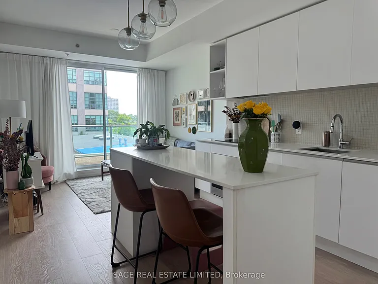377 Madison Ave #405 — Photo 5