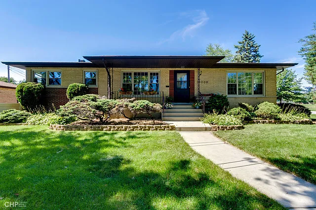 10008 Minnick Ave photo 1