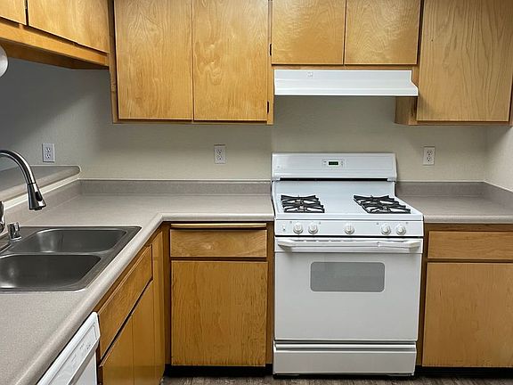 5th image of 1390 Serrano Pl APT C