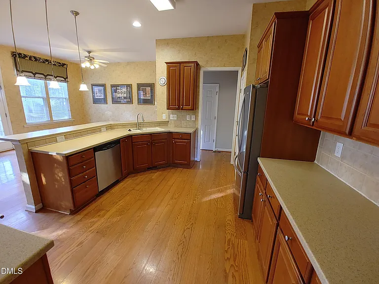 606 Lyon Tree Ln — Photo 8