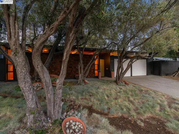 5777 Greenridge Rd, Castro Valley, CA 94552