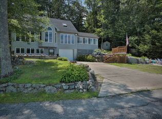 15 Lake Front St, Amherst, NH 03031