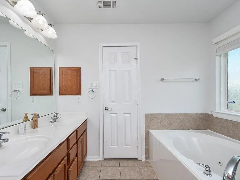 18302 Mable Pond Ln — Photo 21
