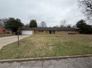 1510 Circle Dr, Springdale, AR 72764