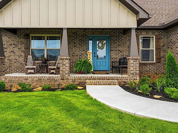 3rd image of 1619 Cascading Falls Ln