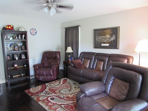 3rd image of 1006 N Helfrich Ave