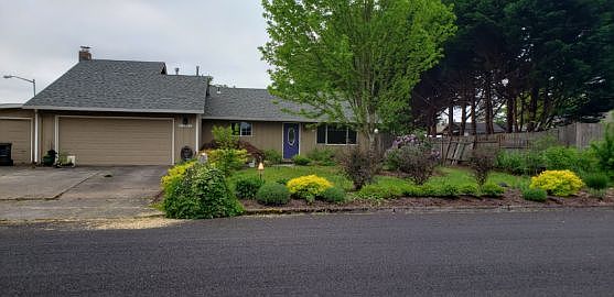 2nd image of 13917 NE 42nd St