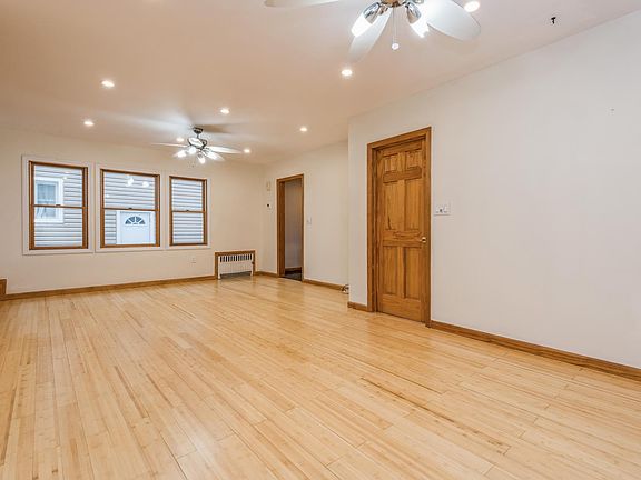 4th image of 39 Capitol Ave